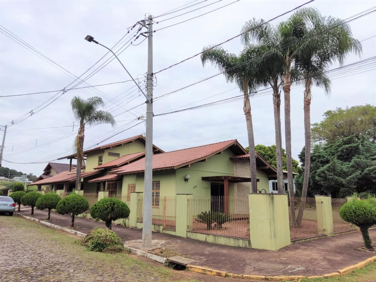 Excelente Casa Residencial e ou Comercial em Ivoti