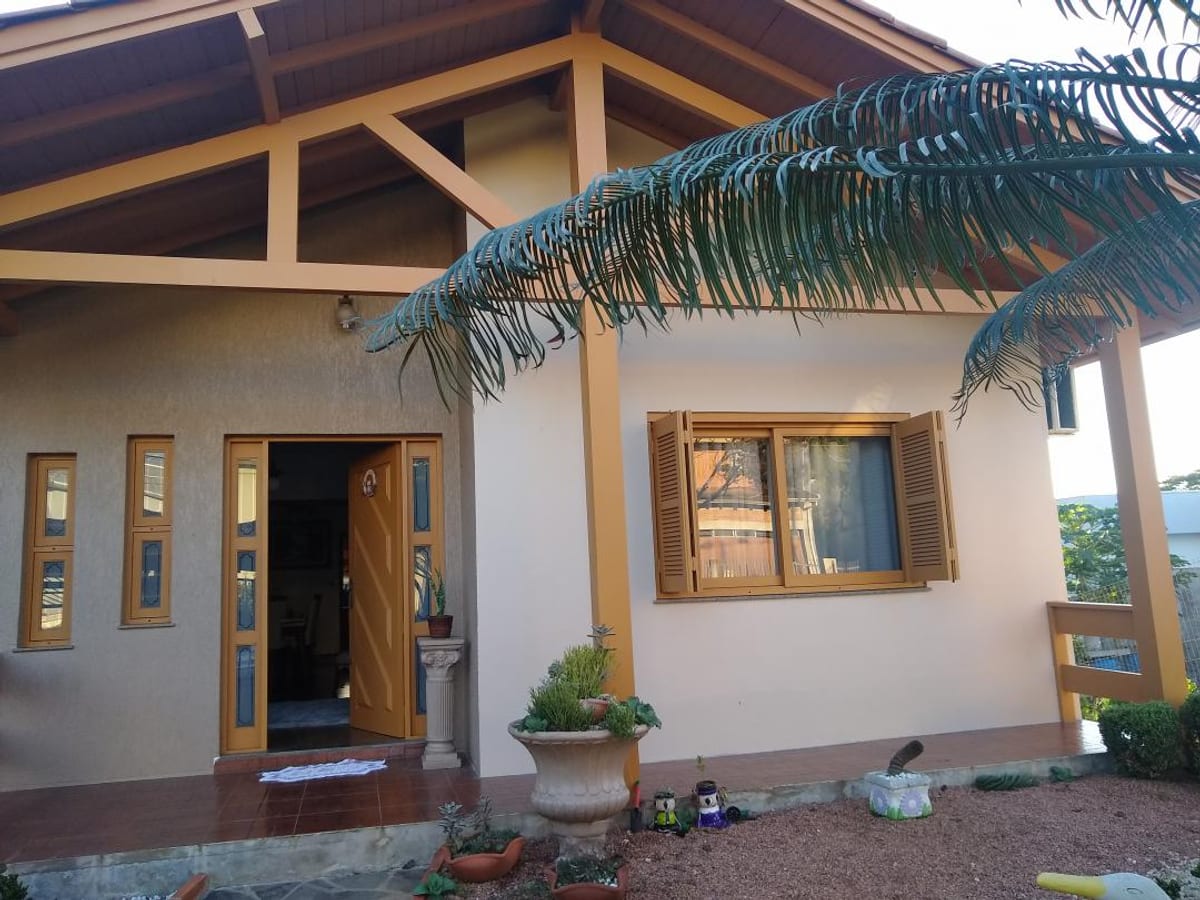 Excelente Casa Semi Plana Com Ótima Localização Em Ivoti