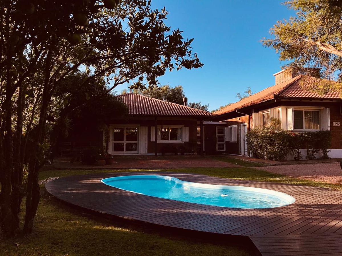 CCasa em Ivoti | alto padrão | 210m² | 2 terrenos | piscina e pomar